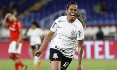 Comemoração da atacante Vic Albuquerque, na classificação do Corinthians sobre o Internacional na Libertadores Feminina (Rodrigo Gazzanel/Agência Corinthians)
