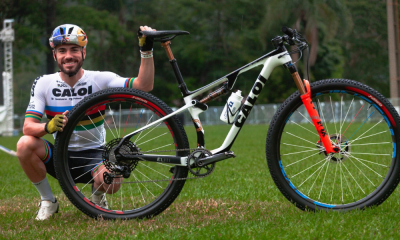 Henrique Avancini com bike especial para despedidas das pistas