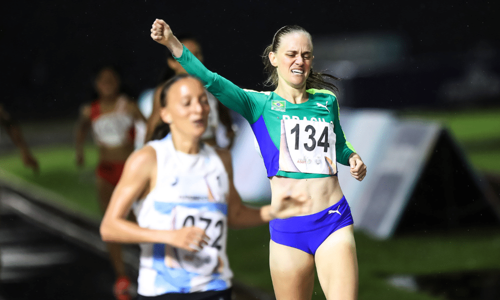 Jaqueline Weber durante prova da milha em que bateu recorde no Mundial de Corrida de Rua