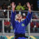 Larissa Pimenta ergue os braços em comemoração após segundo ouro nos Jogos Pan-Americanos