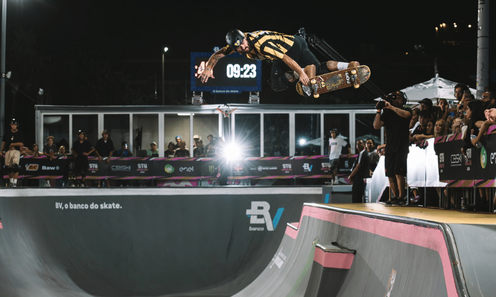 Pedro Barros em aéreo no STU Rio Open de skate
