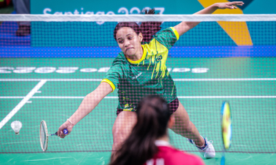 Juliana Viana tenta salvar peteca após longo rali no badminton - Ygor Coelho, Davi Silva e Sania Lima - Internacional de El Salvador de badminton