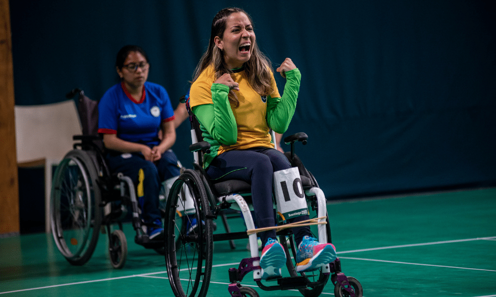Andreza Vitória de Oliveira durante disputa da bocha no Parapan de Santiago-2023; Maciel Santos, Evelyn Oliveira e Mateus Carvalho também triunfaram