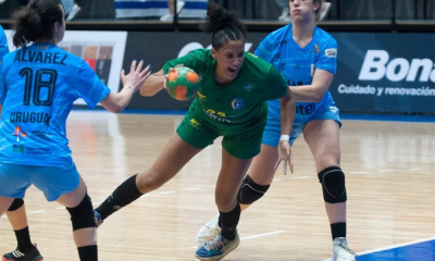 Brasil no Sul-Centro Americano Júnior de handebol feminino contra a Argentina