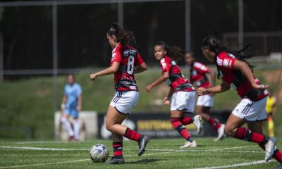 Jogadoras do Flamengo em ação no Brasileiro Feminino Sub-17 (Alessandra Torres/CBF)