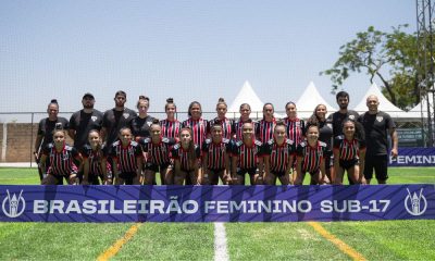 Equipe do São Paulo, classificada para a semifinal do Brasileiro Feminino Sub-17 (Alessandra Torres/CBF)