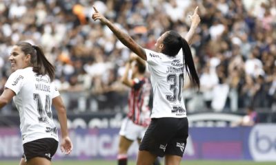 Comemoração da jogadora do Corinthians na vitória sobre o São Paulo pela final do Paulista Feminino (Rodrigo Gazzanel/Agência Corinthians)