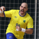 Gustavo comemora gol em jogo do Brasil no handebol dos Jogos Pan-Americanos de Santiago-2023
