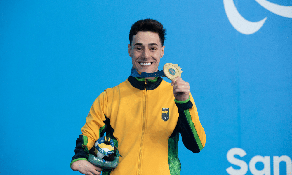 Lucas Mozela levou o ouro para o Brasil na natação no Parapan de Santiago