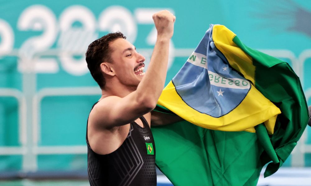 Rayan Castro medalha de prata na ginástica de trampolim nos jogos pan-americanos de santiago-2023