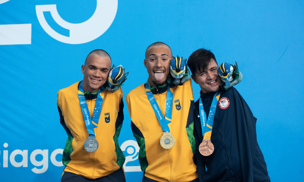 Samuel Oliveira e Tiago Oliveira em mais uma dobradinha do Brasil na natação do Parapan de Santiago-2023