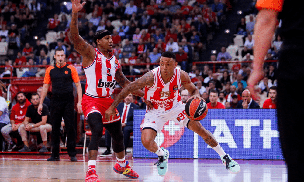 Yago em ação pelo Estrela Vermelha em duelo contra o Olympiacos na Euroliga de basquete