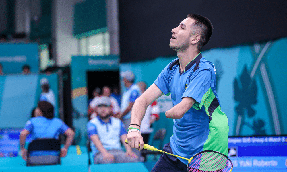 Yuki Roberto durante partida do badminton no Parapan de Santiago-2023