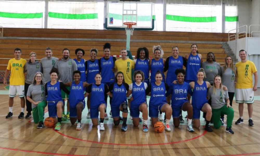 Seleção brasileira de basquete feminino em camp de treinos em Portugal visando o Pré-Olímpico e a vaga para Paris-2024