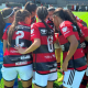 Jogadoras do futebol feminino do Flamengo sub-17 se reúnem antes da partida no Campeonato Brasileiro sub-17