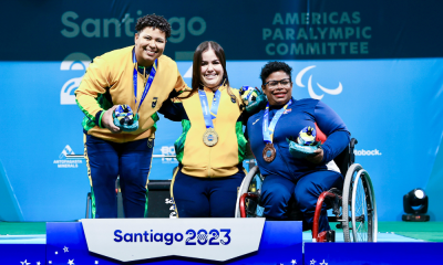 Mariana D'Andrea, Caroline Fernandes e atleta dominicana no pódio dos Jogos Parapan-Americanos Santiago-2023