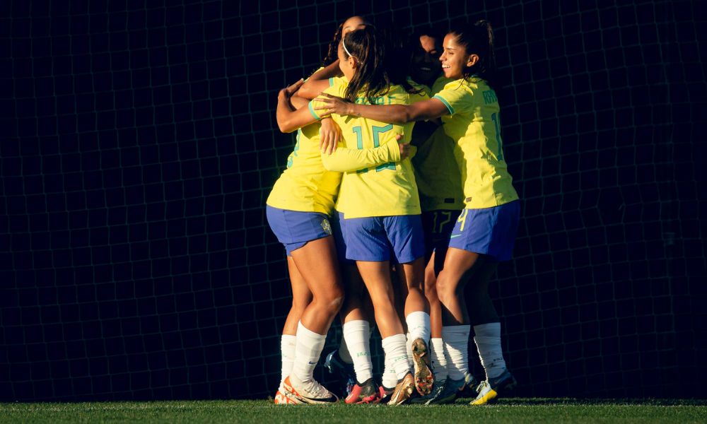 Comemoração das jogadoras brasileiras na vitória do Brasil Sub-20 sobre a Bélgica em um amistoso (Adriano Fontes/CBF)