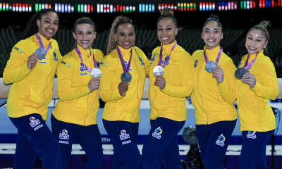 Equipe feminina de ginástica artística do Brasil com medalha no Mundial