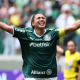 Bia Zaneratto com os braços erguidos em comemoração no Palmeiras - futebol feminino