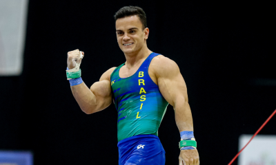 Caio Souza cerra os punhos e vibra; ele estará na Copa do Mundo por aparelhos do Cairo de ginástica artística
