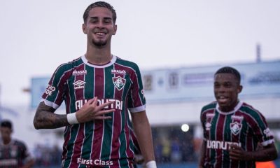 Comemoração do meia Agner, autor de dois gols na estreia do Fluminense na Copinha (Leonardo Brasil/FFC)