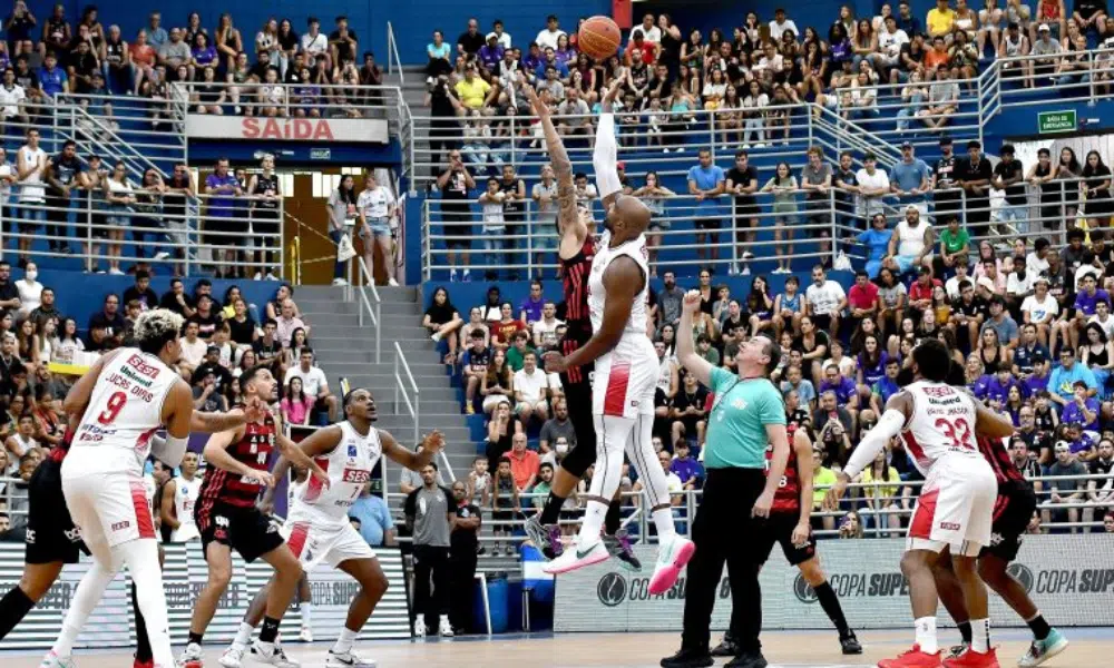 Sesi Franca e Flamengo em duelo pela Copa Super 8 de basquete; transmissão ao vivo