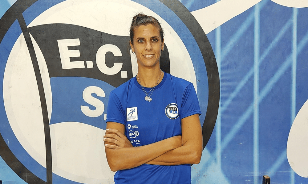 Yael Castiglione com a camisa do Pinheiros