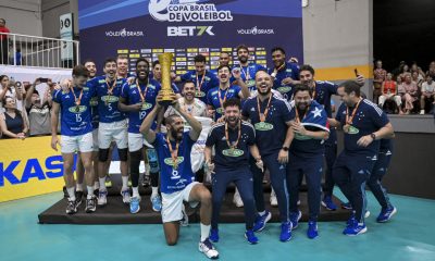 Jogadores do Farma Conde São José comemoram vitória na Superliga Masculina de vôlei contra o Sada Cruzeiro Copa Brasil de Vôlei masculino tabela Sul-Americano de Clubes