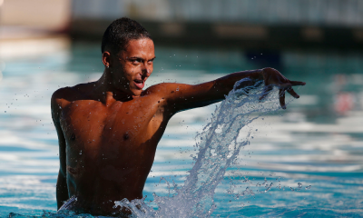 Bernardo Santos competindo no solo técnico do nado artístico no Mundial de Doha
