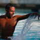 Bernardo Santos competindo no solo técnico do nado artístico no Mundial de Doha