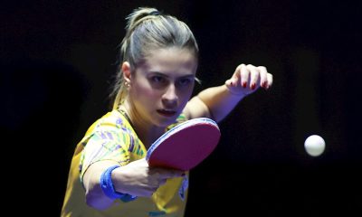 Na imagem, Bruna Takahashi, do Brasil em ação no Campeonato Mundial por Equipes.