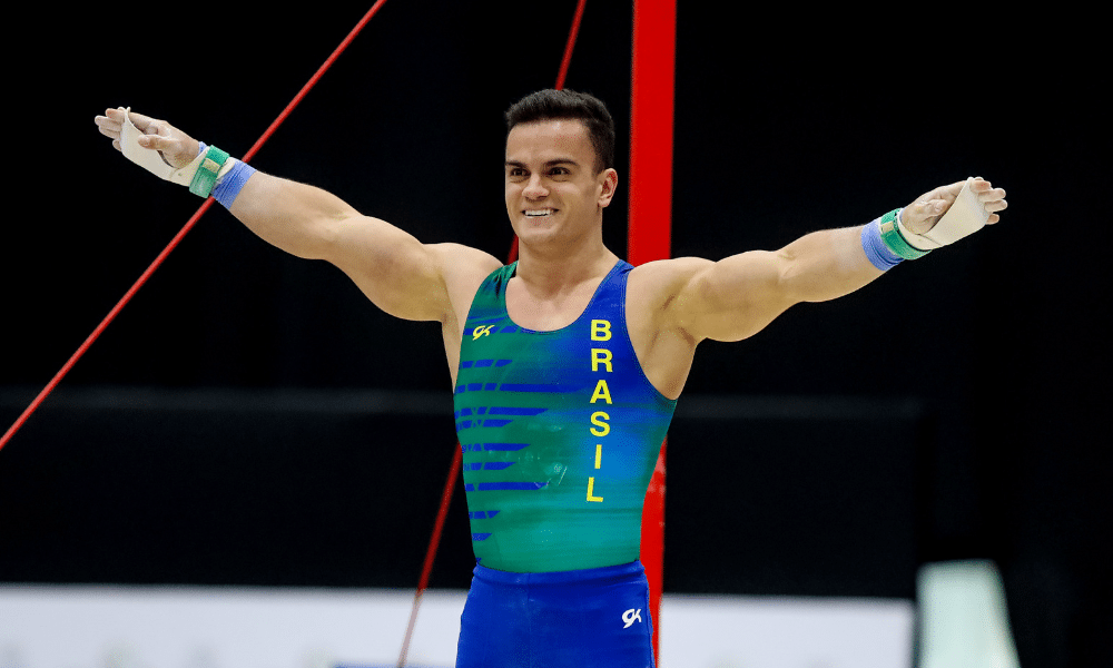 Caio Souza depois da apresentação nas argolas na Copa do Mundo do Cairo de ginástica artística