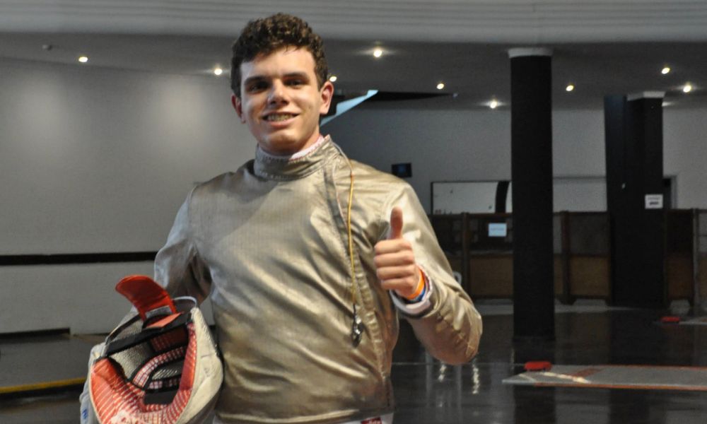 Matheus Becker, jovem esgrimista brasileiro e representante do país na Copa do Mundo Júnior (Divulgação/CBE) Mundial