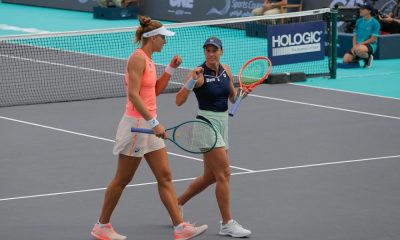 Brasileiras Bia Haddad e Luisa Stefani em ação no WTA 500 de Abu Dhabi (Divulgação/Mubadala Abu Dhabi Open)