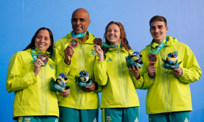Revezamento 4x100m medley misto do Brasil no pódio dos Jogos Pan-Americanos de Santiago-2023; a equipe tem vaga olímpica para Paris-2024