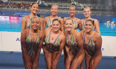 equipe brasileira de nado artístico antes da apresentação da rotina técnica no mundial de doha