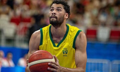 Mãozinha, segundo brasileiro a assinar com um time da NBA nesta temporada (Célio Júnior/CBDU)