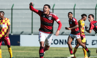 Iago após marcar o gol de empate para o Flamengo contra o Aucas na Libertadores sub-20