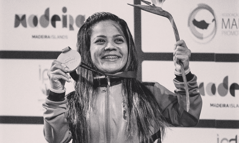 Joana Neves no pódio da natação paralímpica em Tóquio-2020