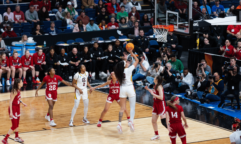 Kamilla Cardoso pelo South Carolina na NCAA de basquete