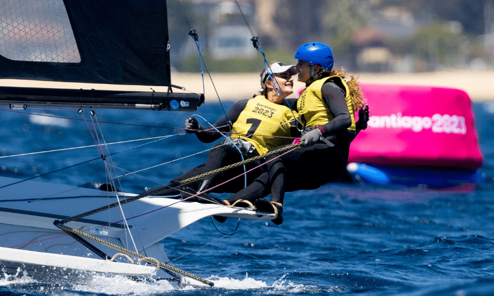Martine Grael e Kahena Kunze durante disputa da vela no Troféu Princesa Sofía Mundial de 49erFX