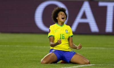 Vitória Yaya comemora o primeiro gol do Brasil na goleada diante da Argentina pela Copa Ouro de futebol feminino