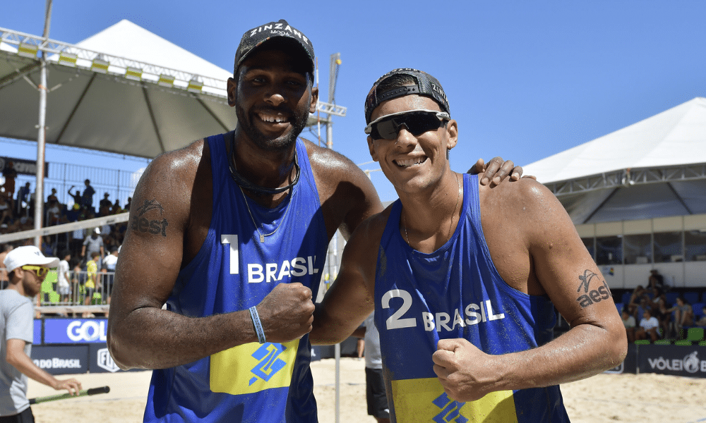 Evandro e Arthur no Challenge do Recife de vôlei de praia