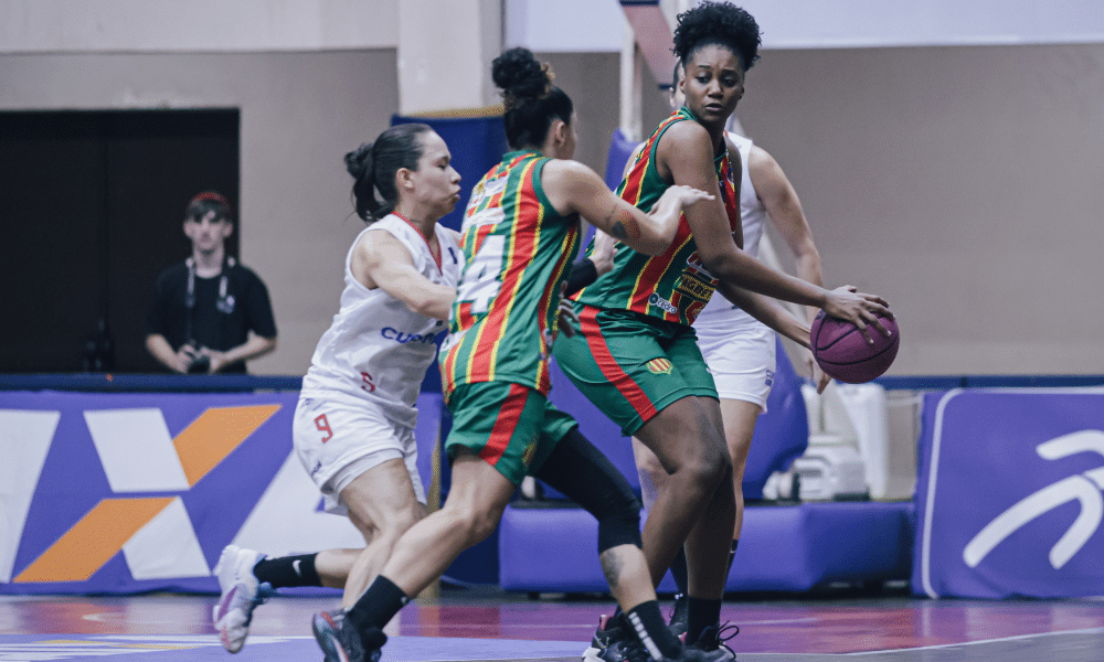 Jogadoras do Sampaio Basquete em ação na LBF