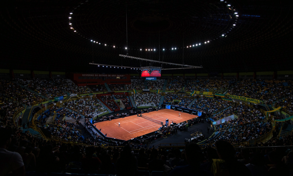Ginásio do Ibirapuera durante partida do Brasil e Alemanha na Billie Jean King Cup; país enfrentará Argentina nos playoffs deste ano