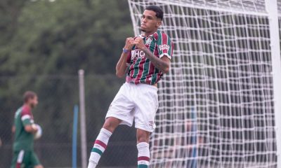 Comemoração de um dos gols da goleada do Fluminense sobre o CRB pela Copa do Brasil Sub-17 (Leonardo Brasil/FFC)