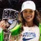 Rayssa Leal com o troféu de campeã da SLS San Diego, nos Estados Unidos (Foto: SLS)