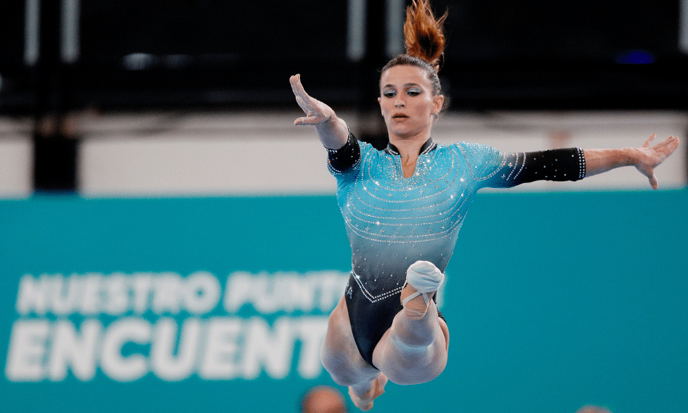 Jade Barbosa apresenta coreografia no solo em competição de ginástica artística