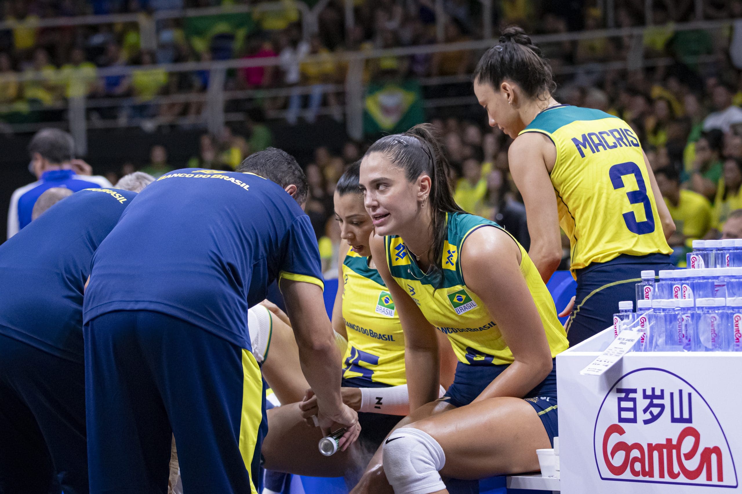 Julia Kudiess lesão LCA cirurgia vôlei feminino seleção brasileira Liga das nações de vôlei feminino