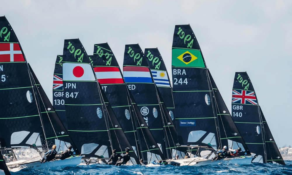 Gustavo Abdulklech e Nicolas Bernal em ação no Europeu da 49er